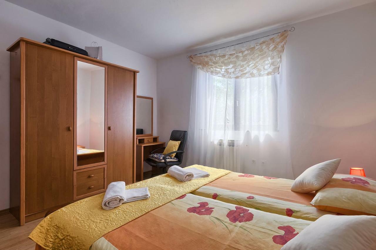 Apartman D&D, Dvorine 63 Banjole Exterior photo